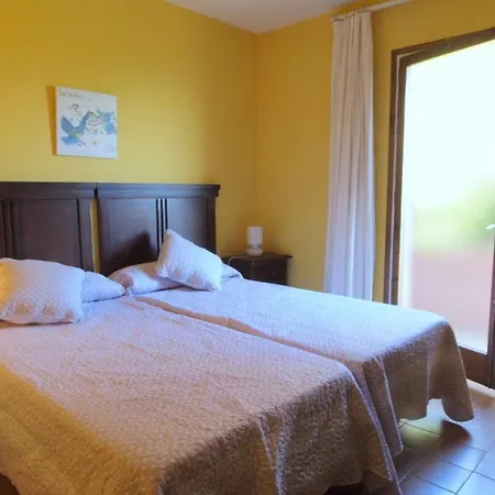 Villa Sleeps 8 Pool Wifi *