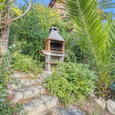 Sleeps 8 Pool Wifi Villa