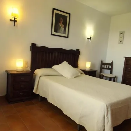 Villa Sleeps 8 Pool Wifi