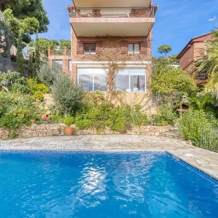 Sleeps 8 Pool Wifi Villa Lloret de Mar